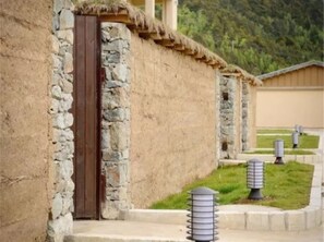 Exterior detail - High Mountain Resort Deqin (Deqin)