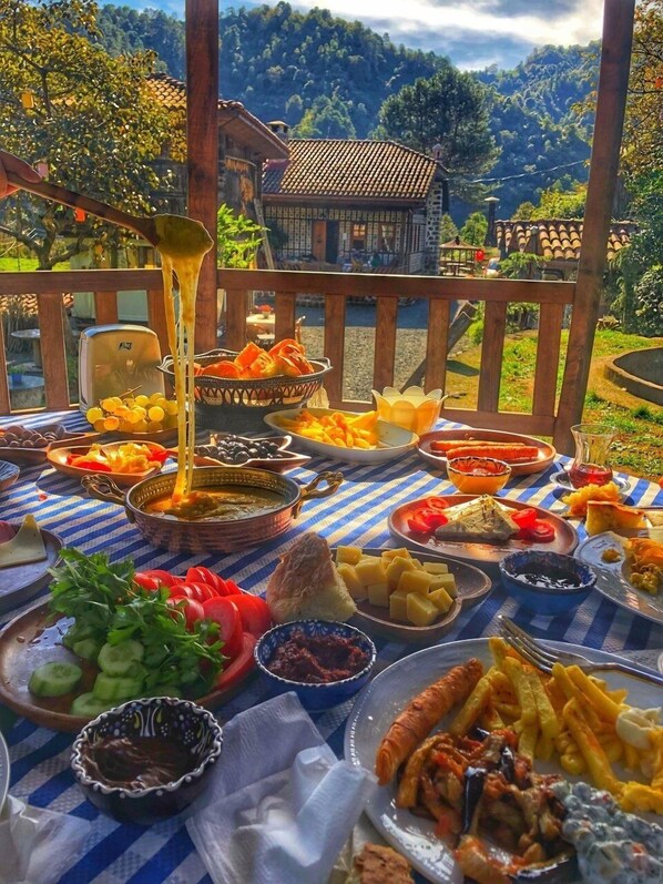 Ilmainen päivittäinen buffetaamiainen