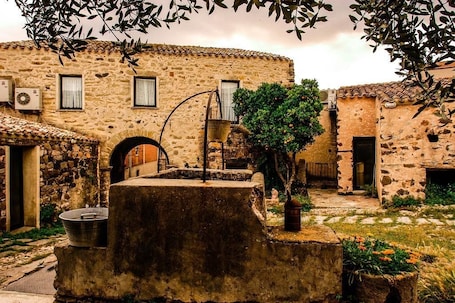 Patio. Albergo Diffuso Omu Axiu