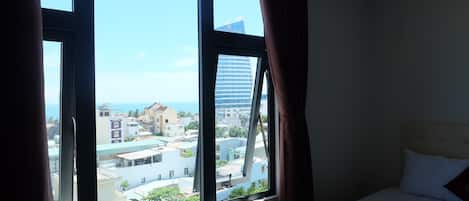 Frigobar, escrivaninha, quartos à prova de som, Wi-Fi de cortesia