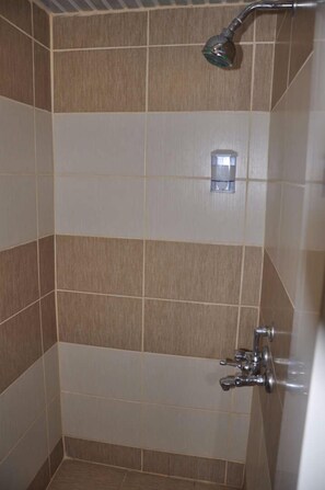 Dusche im Bad