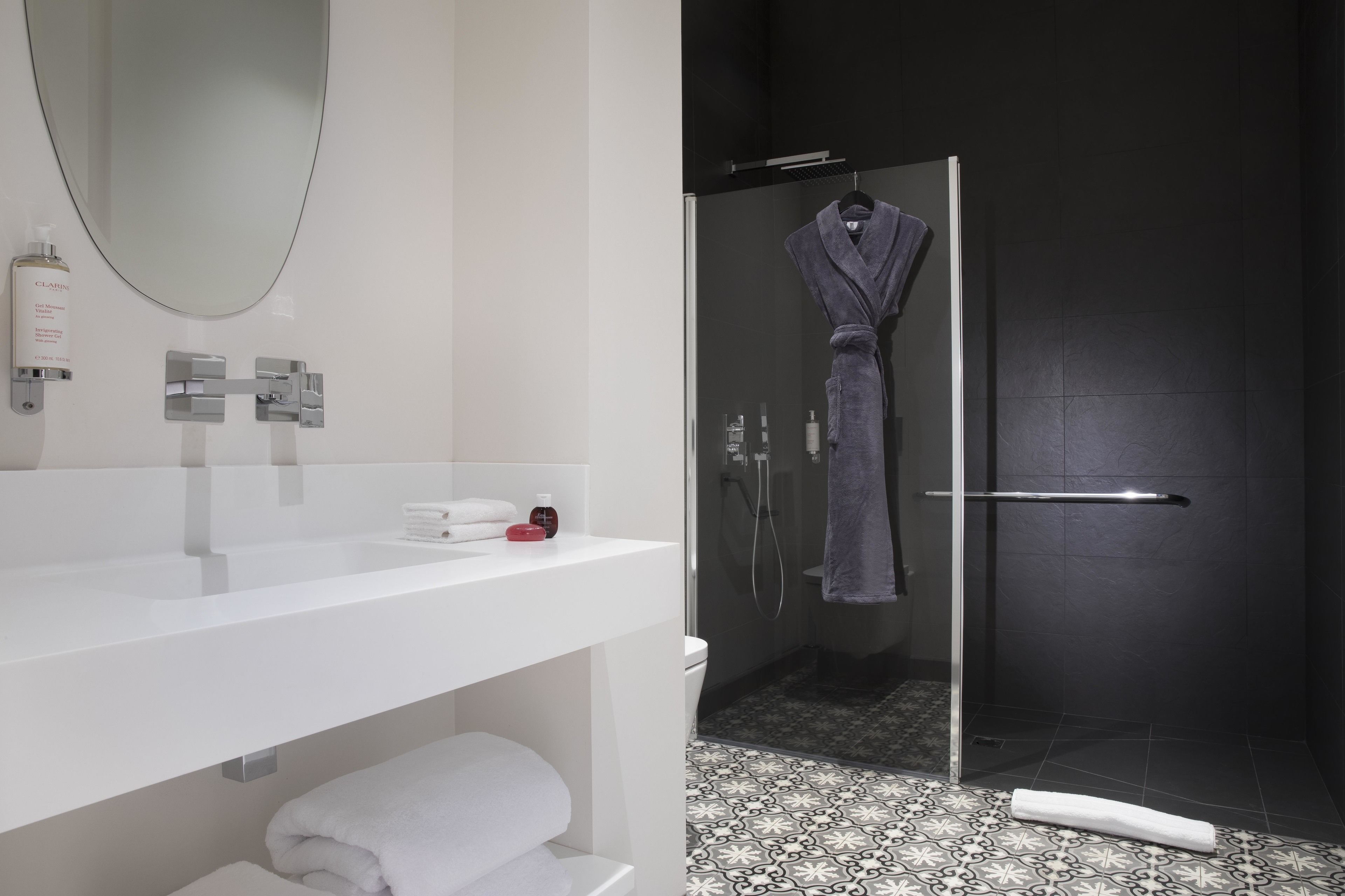 suite (prestige) | bathroom | bathrobes, towels