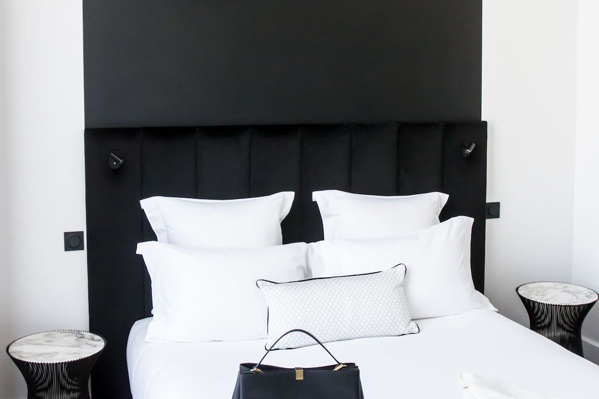 suite (prestige) | 1 bedroom, in-room safe, blackout curtains, iron/ironing board