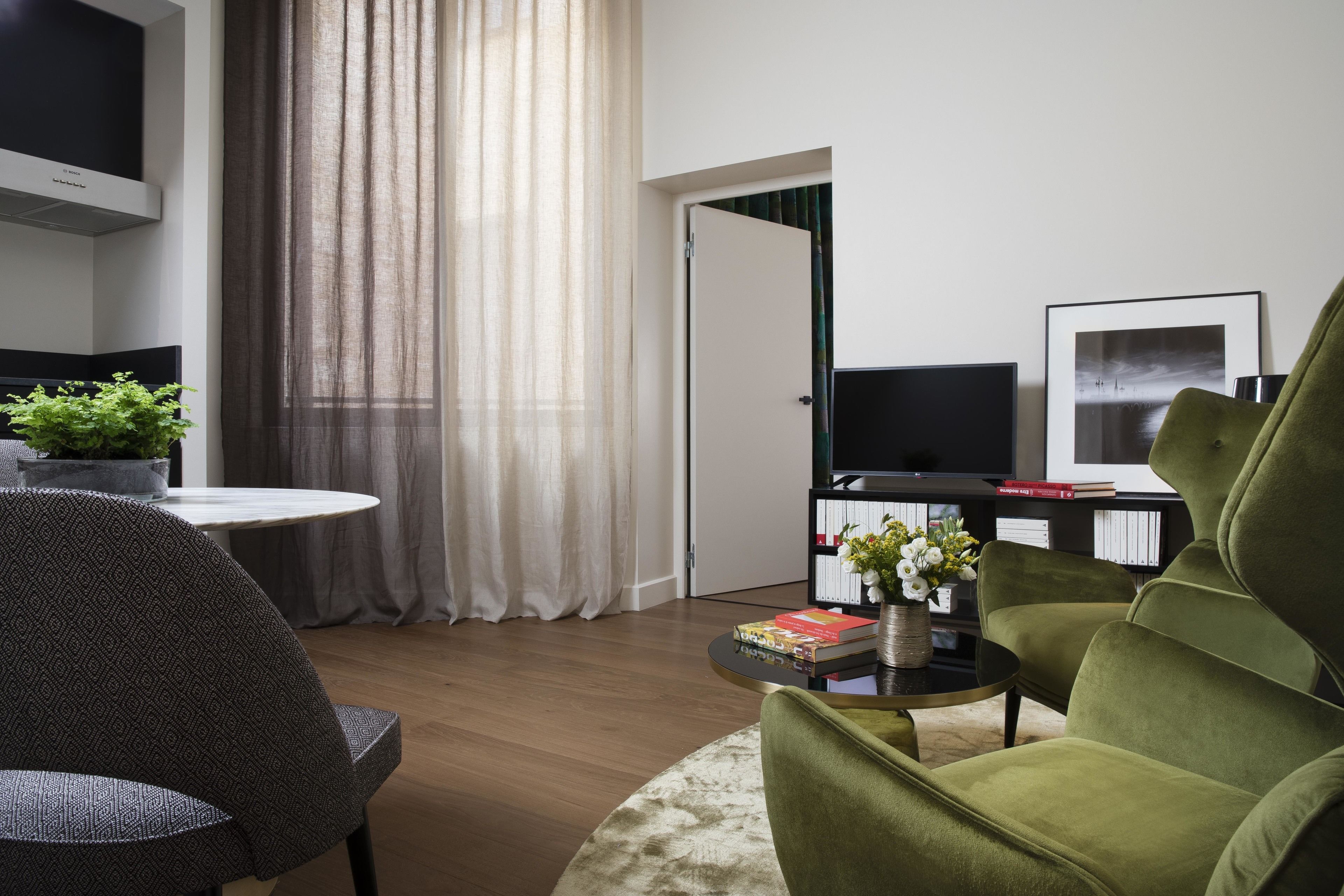 suite (signature) | living area | flat-screen tv