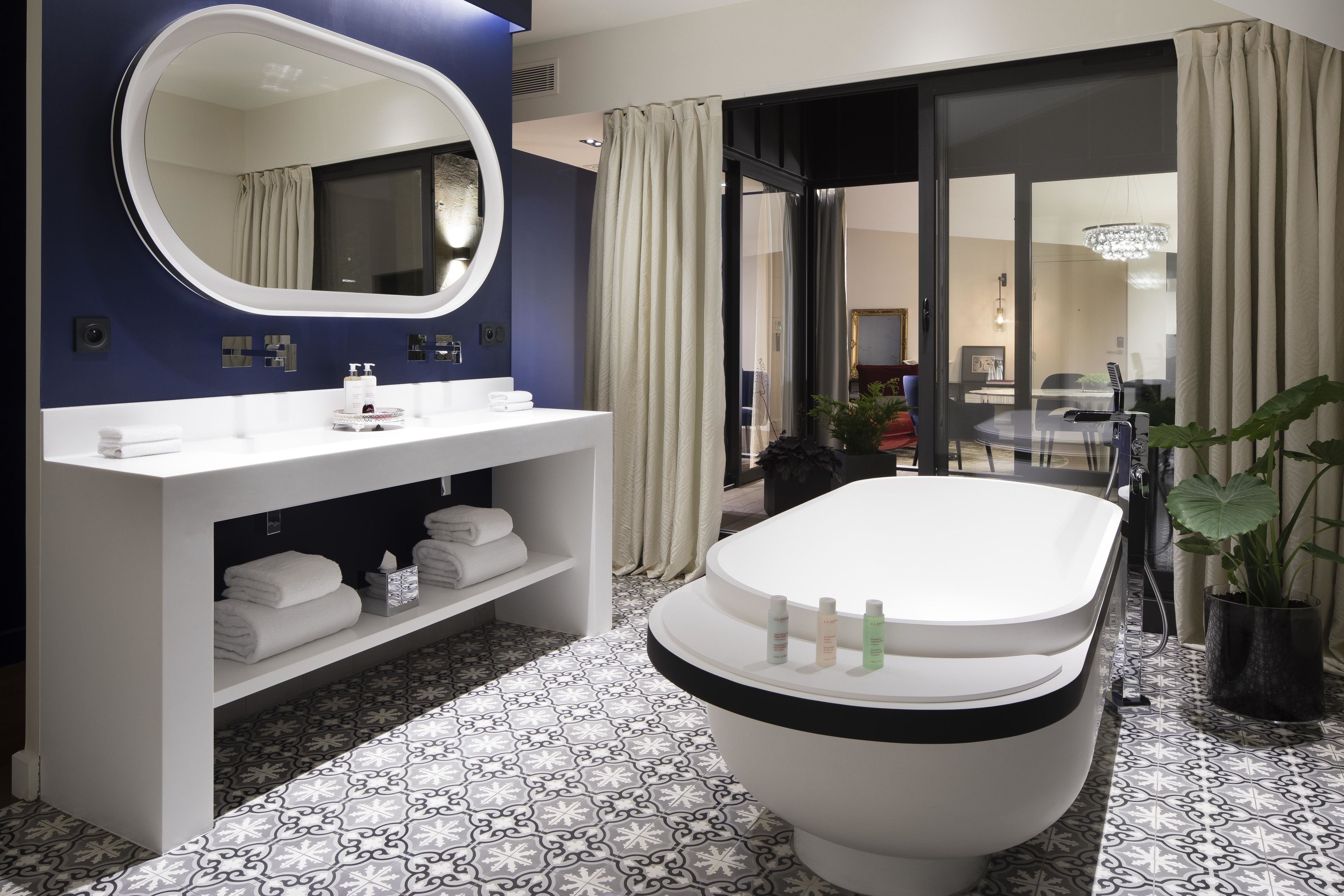 suite, terrace (cardinal) | bathroom | bathrobes, towels