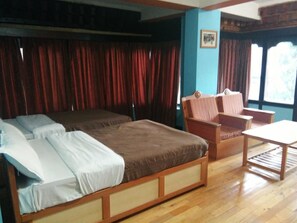 Deluxe Twin Room - Sonam Trophel Inn (Paro)