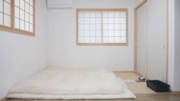 Down duvets, free WiFi, bed sheets
