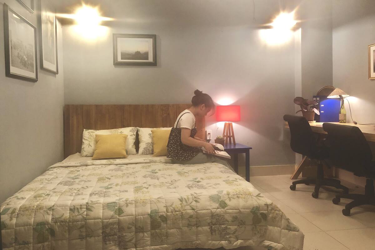 Traditional Double Room, 1 Queen Bed | Minibar (some free items), in-room safe, desk, laptop workspace