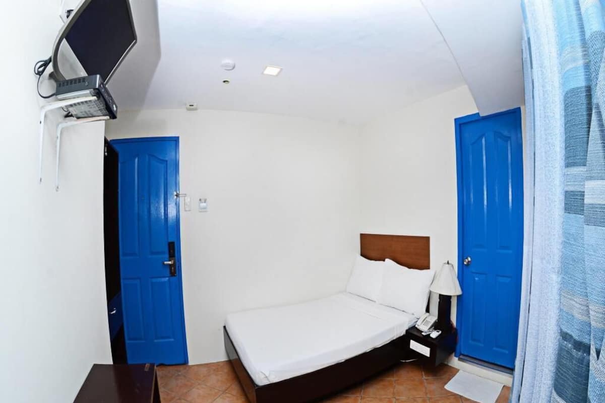 In-room safe, rollaway beds, free WiFi, bed sheets