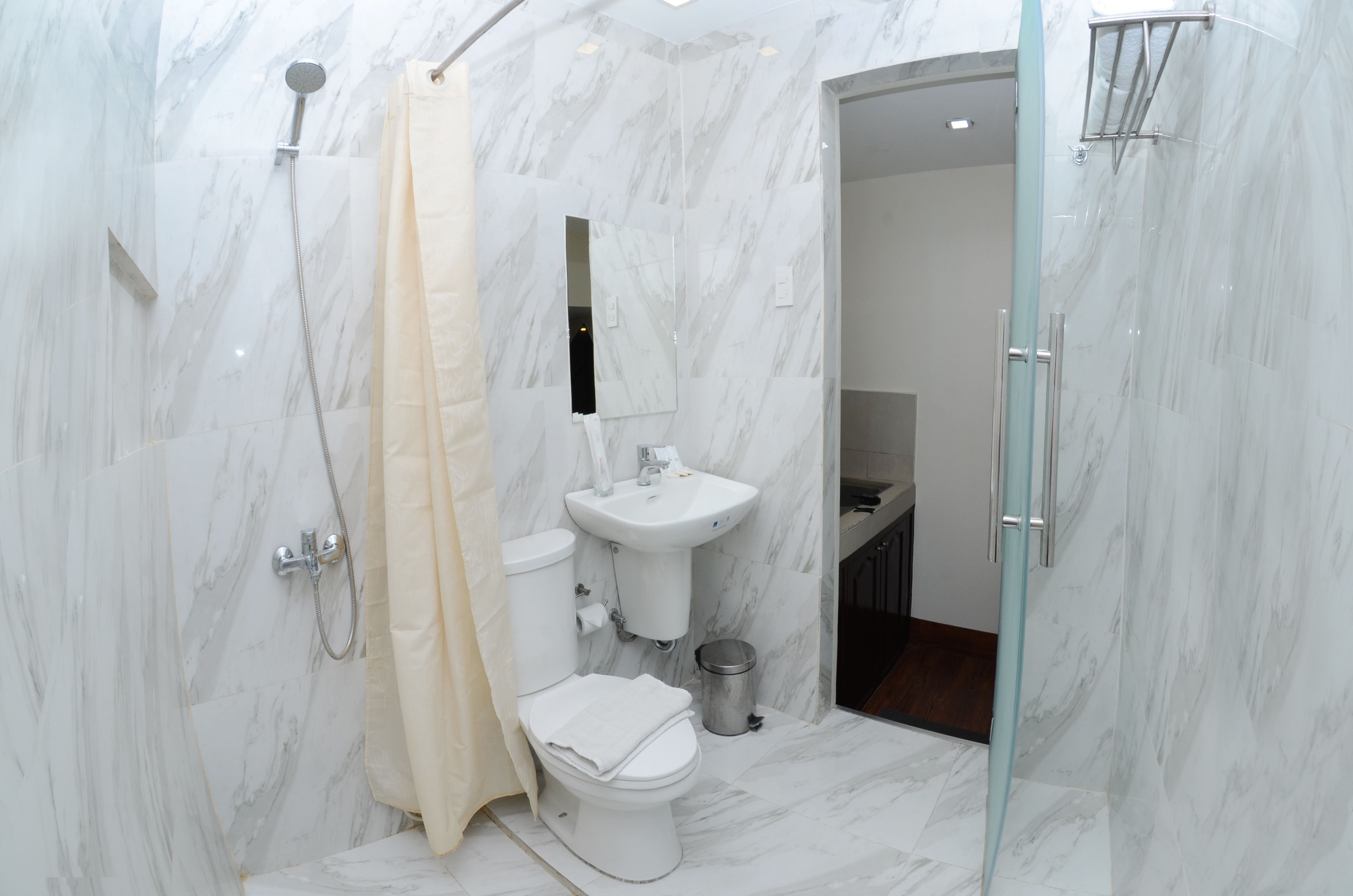 Camera familiare | Bagno | Doccia, set di cortesia gratuito, asciugacapelli, bidet