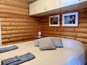 1 habitación, decoración personalizada y muebles diferentes 