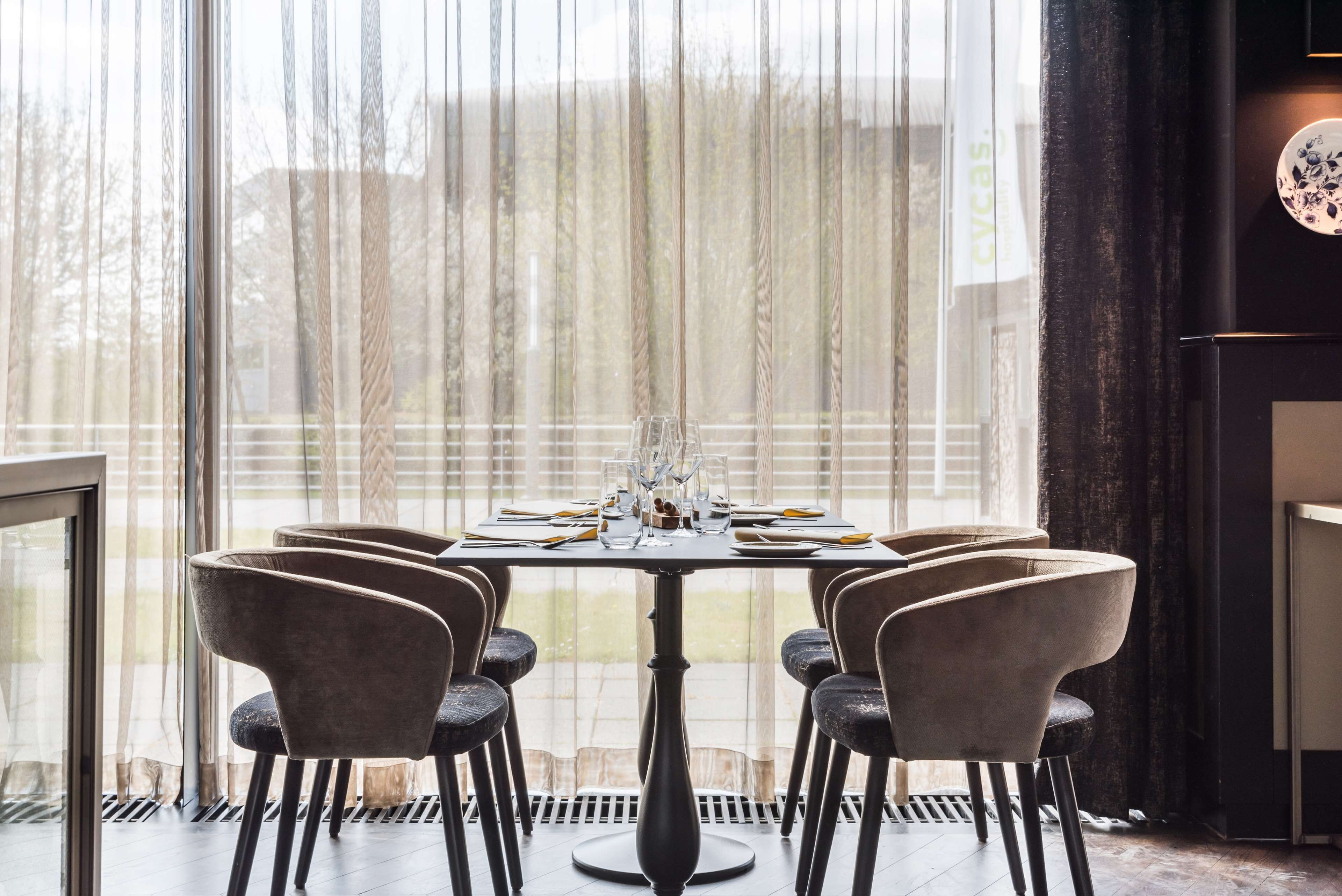 Petit déjeuner, déjeuner et dîner servis sur place