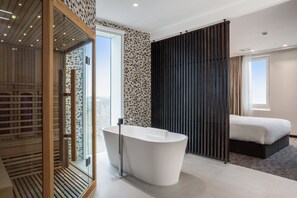 Superior Suite, 2 Bedrooms | Bathroom