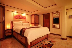 7 Bedrooms Villa | 7 ห้องนอน, มินิบาร์, ตู้นิรภัยในห้องพัก, โต๊ะทำงาน