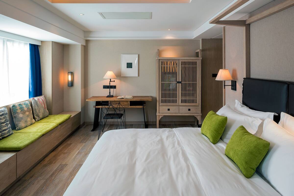 Phòng có thiết kế đặc sắc | Minibar, bàn, màn/rèm cản sáng, bàn ủi/dụng cụ ủi quần áo 