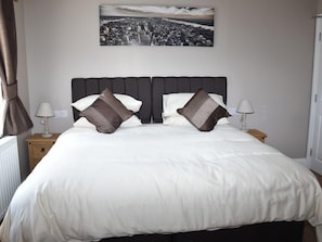 Superior Double Room, Ensuite (Interconnecting Rooms)