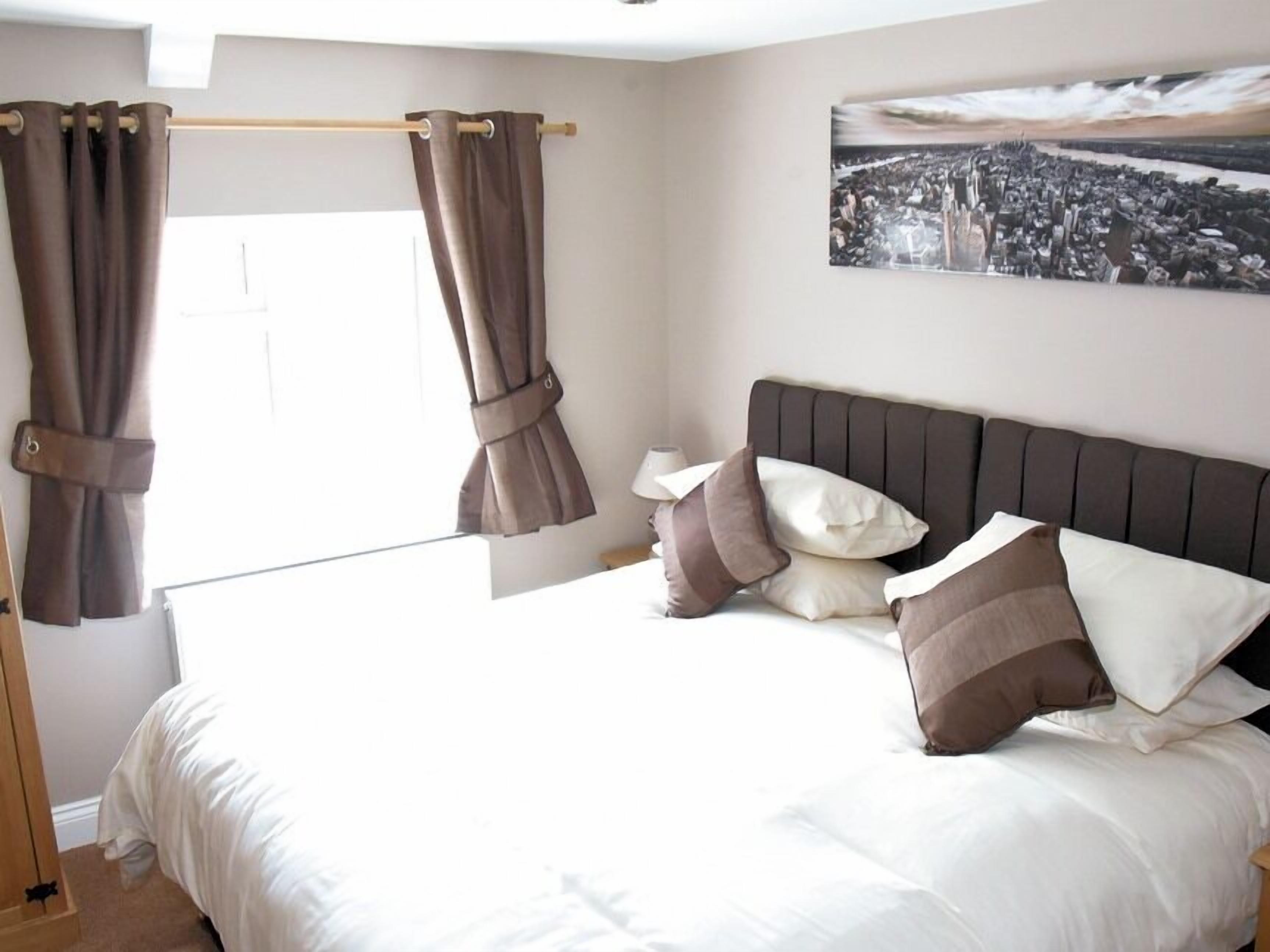 Superior Double Room, Ensuite (Interconnecting Rooms)