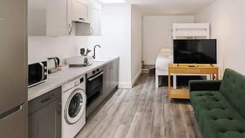 Standard Studio | Iron/ironing board, free WiFi, bed sheets