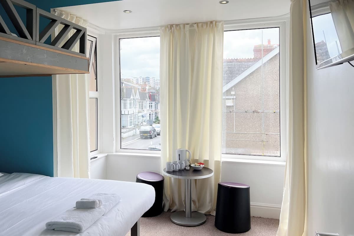 Comfort Triple Room | Bàn ủi/dụng cụ ủi quần áo, truy cập Internet không dây miễn phí 