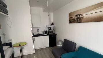 Comfort Studio | Iron/ironing board, free WiFi, bed sheets