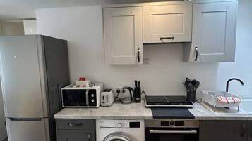 Standard Studio | Private kitchen | Microwave, electric kettle