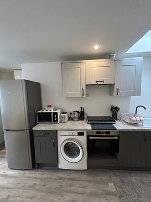 Standard Studio | Private kitchen | Microwave, electric kettle
