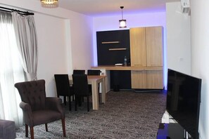 Appartement | Woonkamer | Een lcd-televisie
