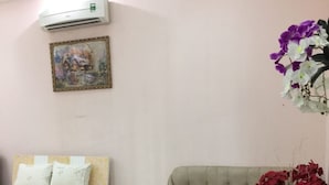 Minibar, desk, free WiFi - Mekong Hotel (Ho Chi Minh City)