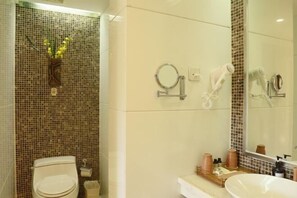 Ảnh chưa phân loại, 5 trong số 64 ảnh, nút