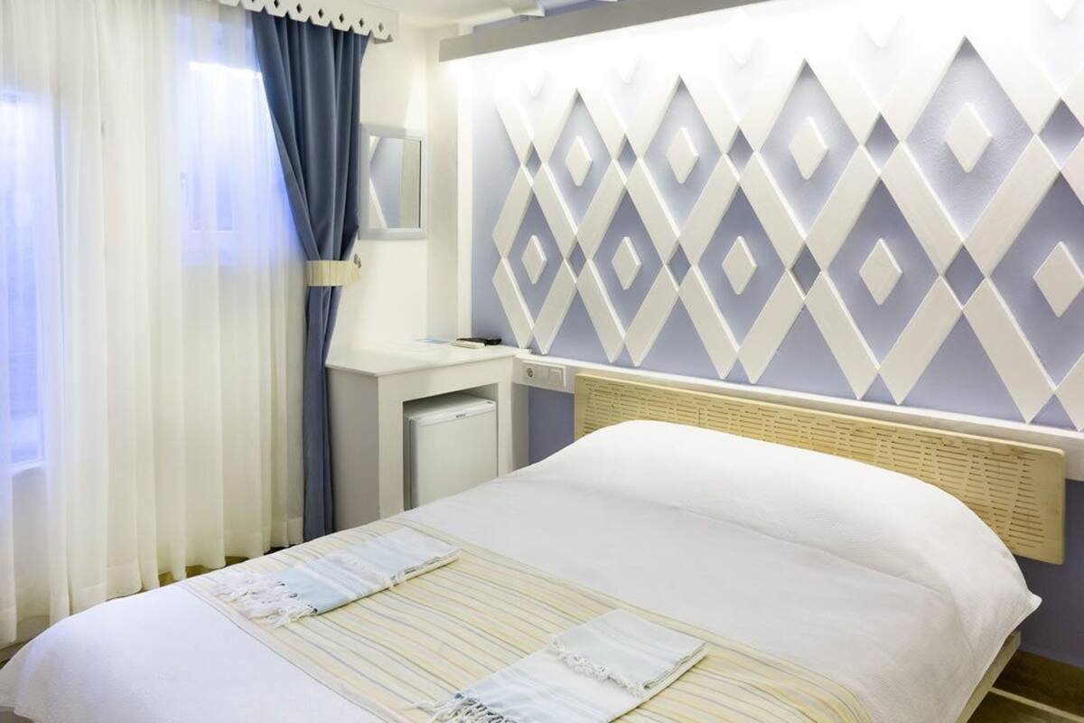 Standard Double Room | Free WiFi, bed sheets