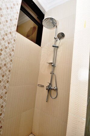 Deluxe Apartment, 2 Bedrooms | Bathroom | Shower, free toiletries, hair dryer, towels - Rezider Apartment (Kigali)