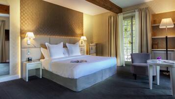 Deluxe Double Room, Park View | Premium bedding, in-room safe, desk, free WiFi