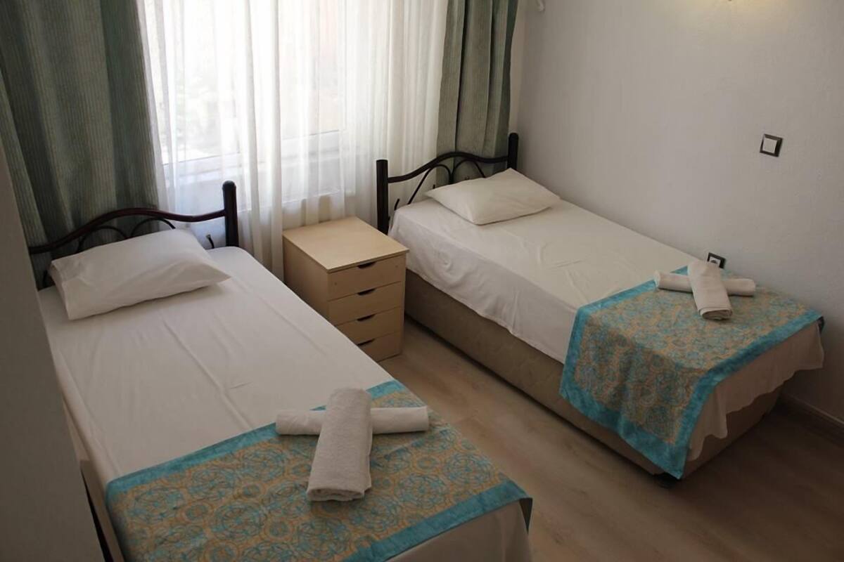 Chambre Standard double ou avec lits jumeaux | Bureau, accès au Wi-Fi (inclus)