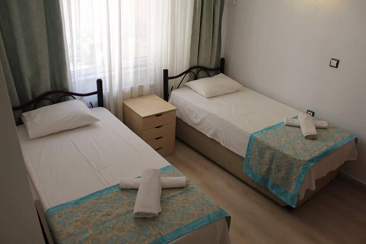 Standard Double or Twin Room | Desk, free WiFi