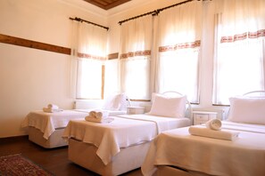 Standard Triple Room | Premium bedding, free WiFi - Nergis Konak (Amasya)
