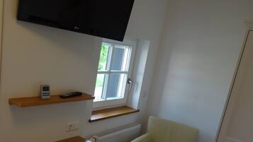 Single Room, Ensuite, Garden View