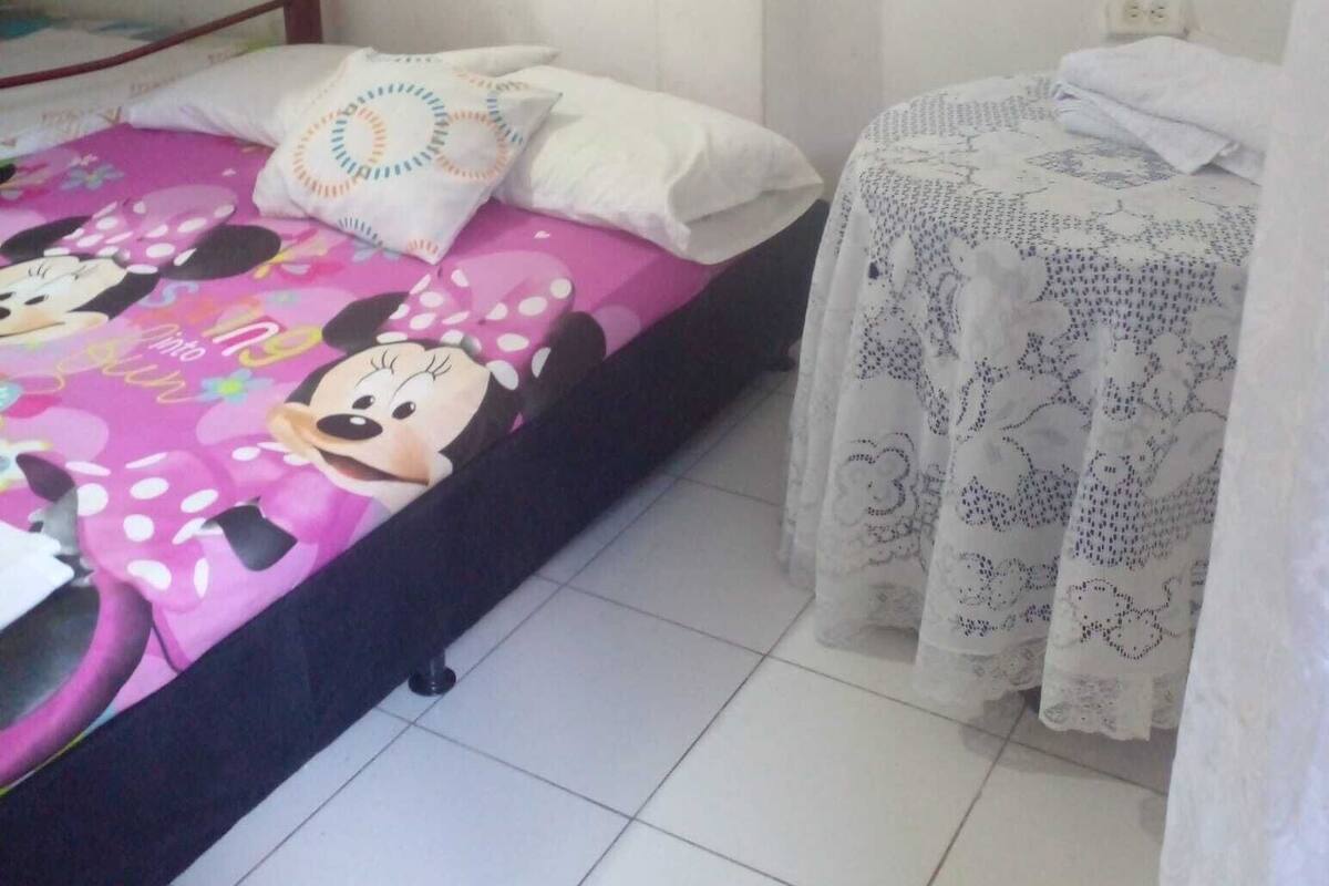 Gemeinsamer Schlafsaal, Gemeinschaftsbad