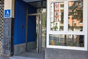 Property entrance - Pil Pil Hostel Bilbao (Bilbao)