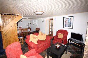 House, 3 Bedrooms | Living room | Flat-screen TV - Carraroe Cottage (Carraroe)