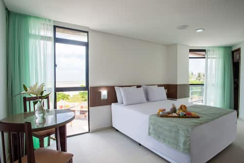 Quarto casal luxo | Frigobar, cofres nos quartos, individualmente decorados