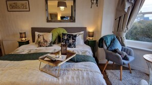 Doppelzimmer, mit Bad, Meerblick (Room 5, 2nd Floor)