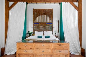 Villa, 3 Bedrooms, Private Pool | 3 bedrooms, premium bedding, in-room safe, desk - Villa Bumi (Kerobokan)