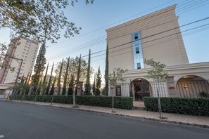 Fachada de la propiedad