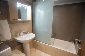 Appartement Standard, 1 chambre, non-fumeur, en front de mer | Salle de bain