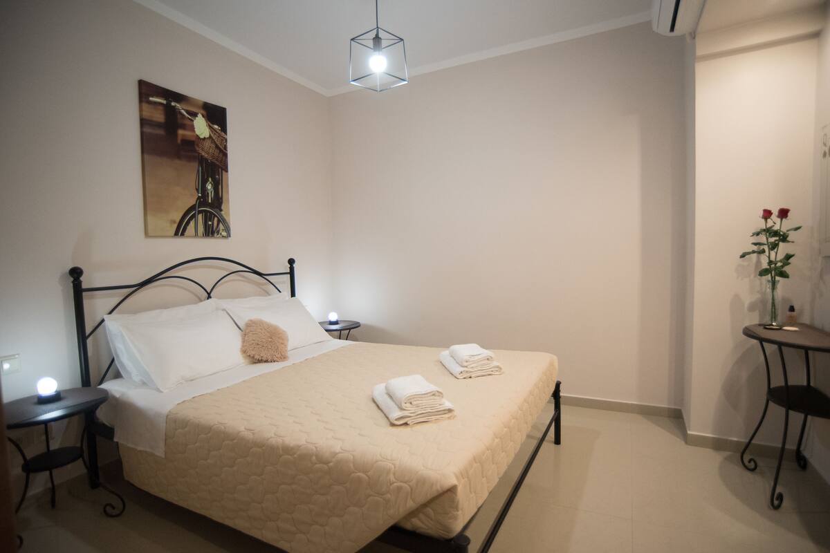 1 bedroom, in-room safe, individually decorated, individually furnished