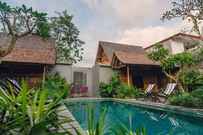 Outdoor pool - Villa Gambar (Kerobokan)