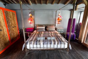 วิลล่า, 3 ห้องนอน | 3 ห้องนอน, เครื่องนอนระดับพรีเมียม, ตู้นิรภัยในห  ้องพัก, โต๊ะทำงาน