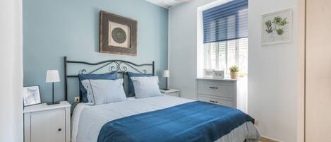 Apartment, 3 Bedrooms | 3 bedrooms, premium bedding, blackout curtains, iron/ironing board