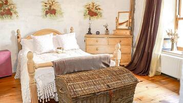 House, 2 Bedrooms | 2 bedrooms, iron/ironing board, free WiFi, bed sheets