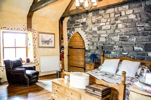 House, 2 Bedrooms | 2 bedrooms, iron/ironing board, free WiFi, bed sheets - Thatched Cottage (Rathfeigh)